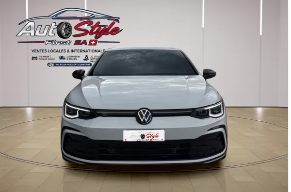 VOLKSWAGEN GOLF 8 1.5 ETSI R-LINE DSG – FAIBLE KILOMÉTRAGE, FINITION SPORTIVE & GARANTIE USINE 5 ANS | 5'900 KM | CHF 22'500.-